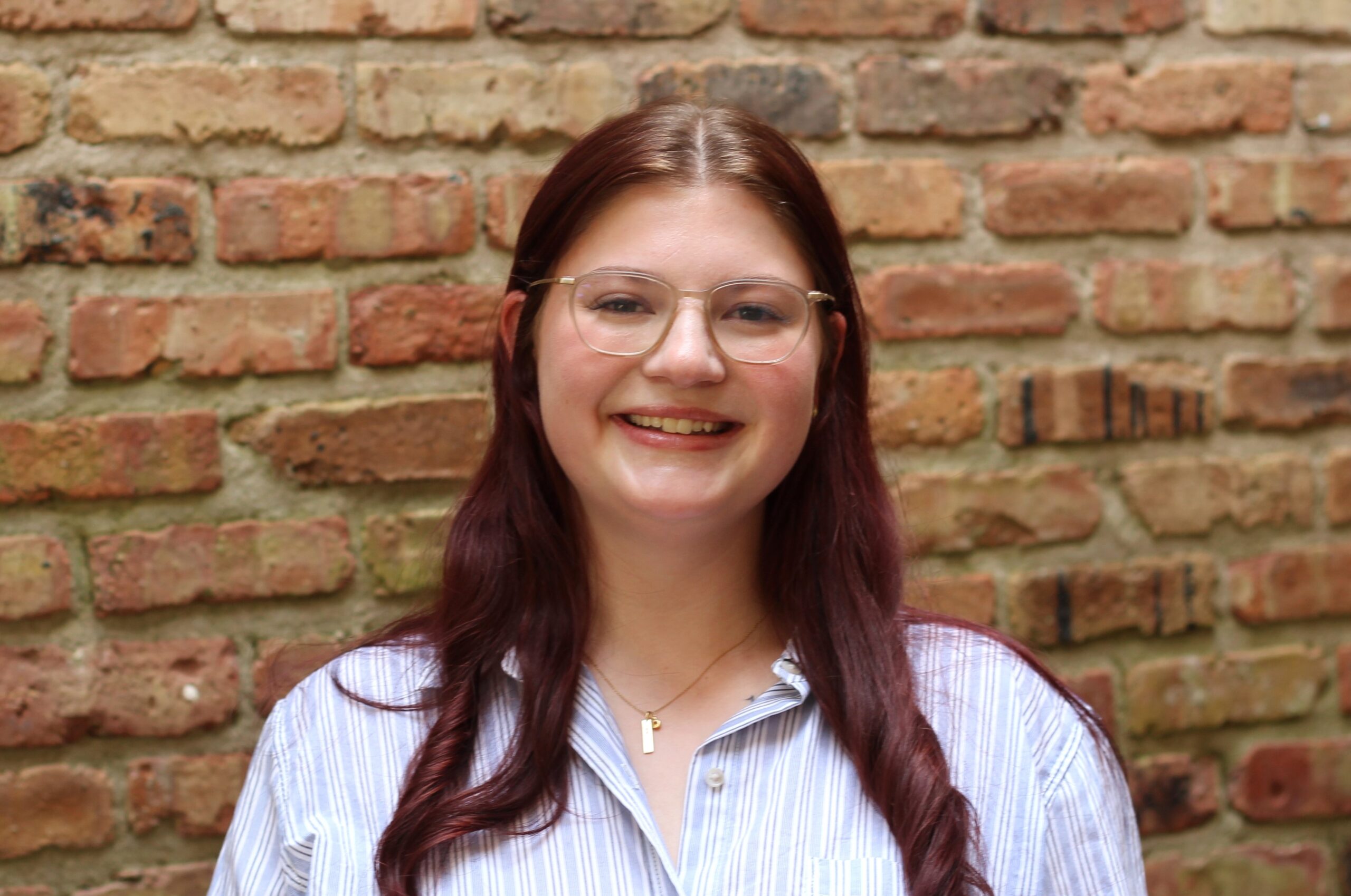 Broom, Ashleigh – Profile Picture_New4_zoomin